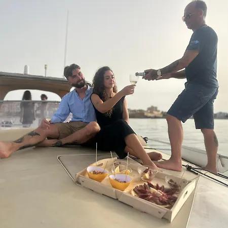 Hotel en barco Giacomoseaboat *